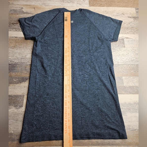 Lululrmon Navy Blue Swiftly Tech Tshirt Women's Size 8 - Picture 7 of 10